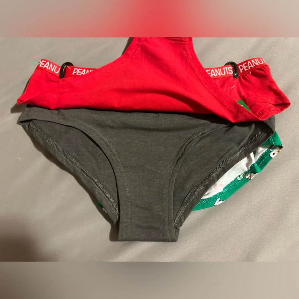 Peanuts Snoopy Christmas Underwear3 Pair Set - Picture 3 of 7